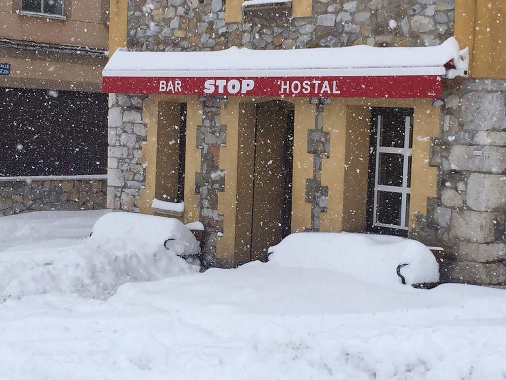 Hostal Bar Stop Hotel Velilla del Rio Carrion Buitenkant foto